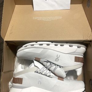 COPY - BRAND NEW On Cloudnova Sneakers